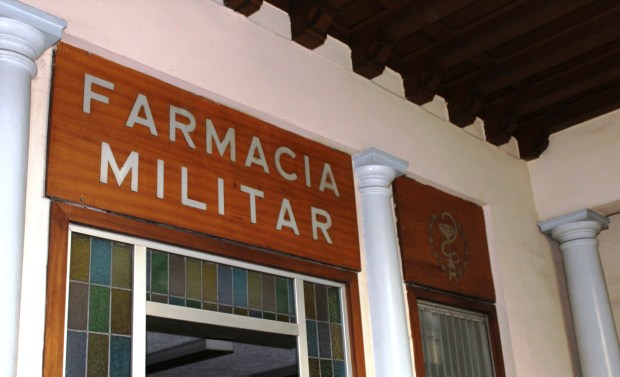 foneria_entrada farmacia militar