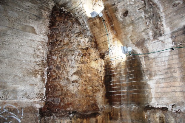 tunel_fragmento muralla