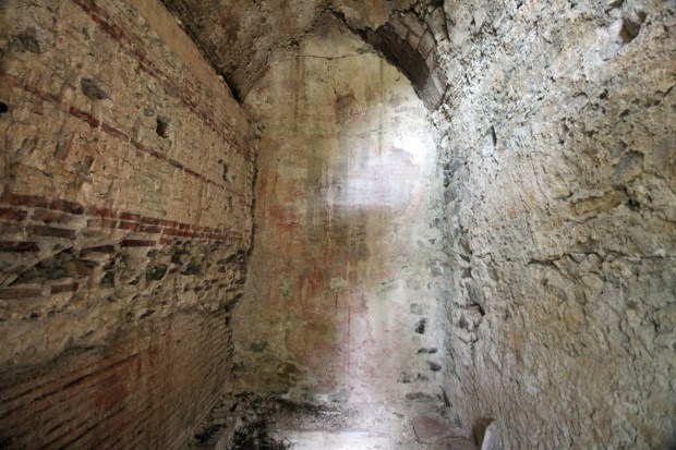 sant_jeroni4_Interior de la ermita de Santa Magdalena, único edificio del monasterio que se mantiene en pie