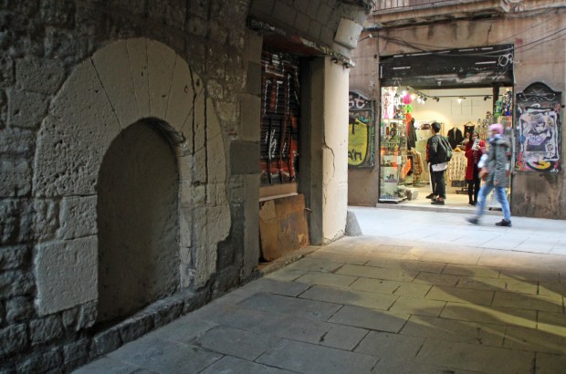 volta_remei2_antiga porta que es creia que era de l'estable on es guardaven les feres