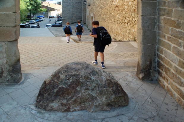 menhir_pedralbes1